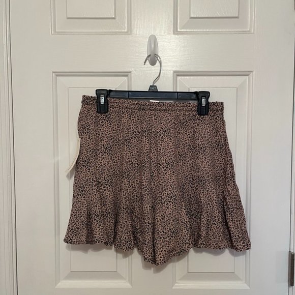 Cheetah Ruffle Shorts Size M - Picture 2 of 3